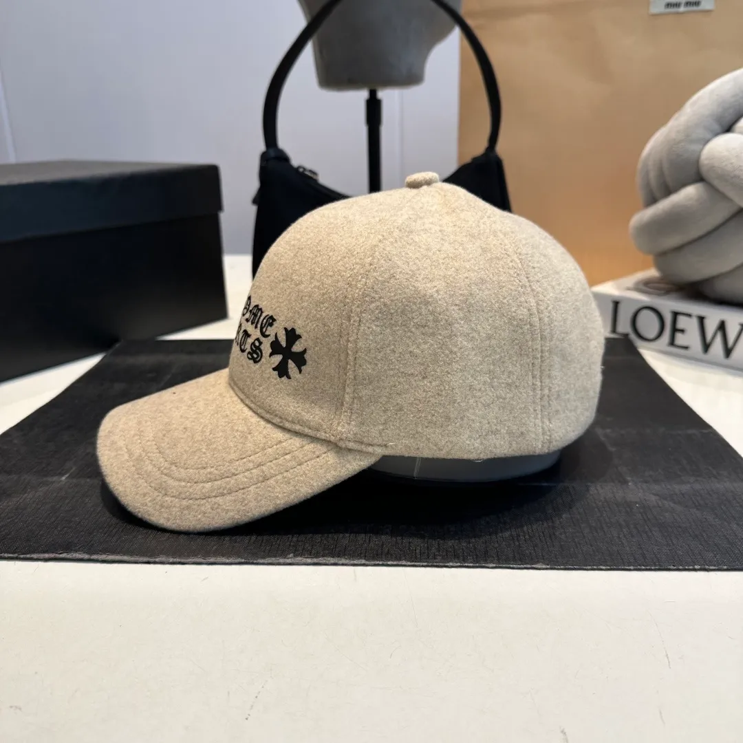 P60 Chrome Hearts 💓Autumn and winter Korean style fashionable retro design versatile baseball cap and peaked cap